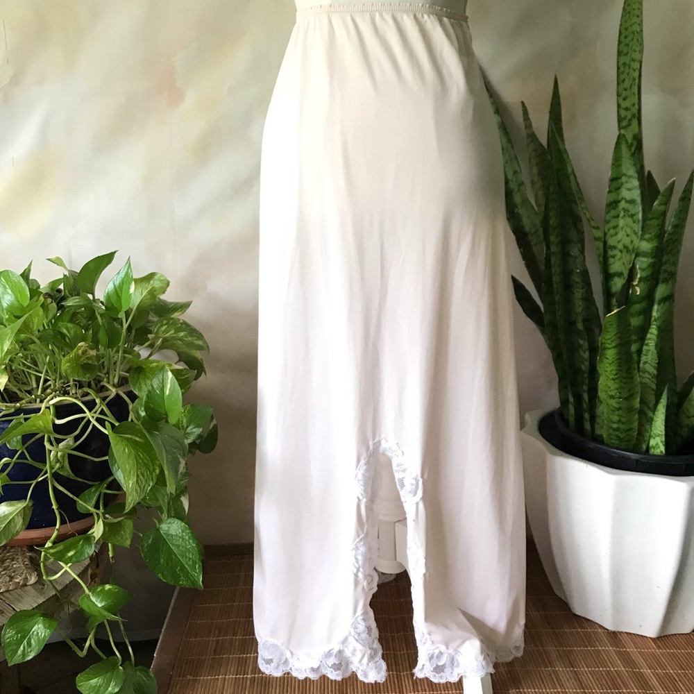 🤎5/$25🤎Vintage Pink Long Slip